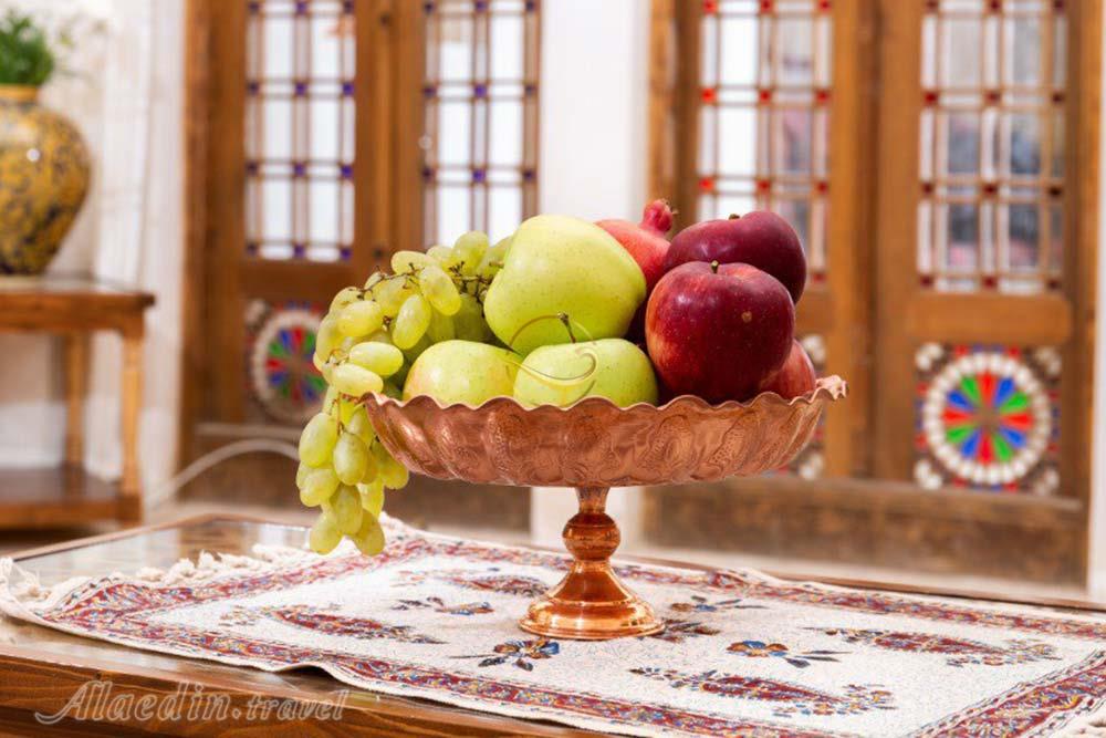 هتل آقازاده ابرکوه | علاءالدین تراول