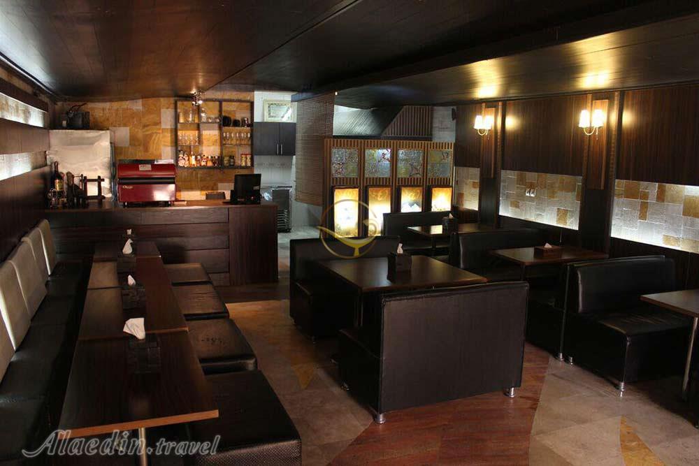 کافی شاپ هتل سه ستاره نادری اهواز | علاءالدین تراول