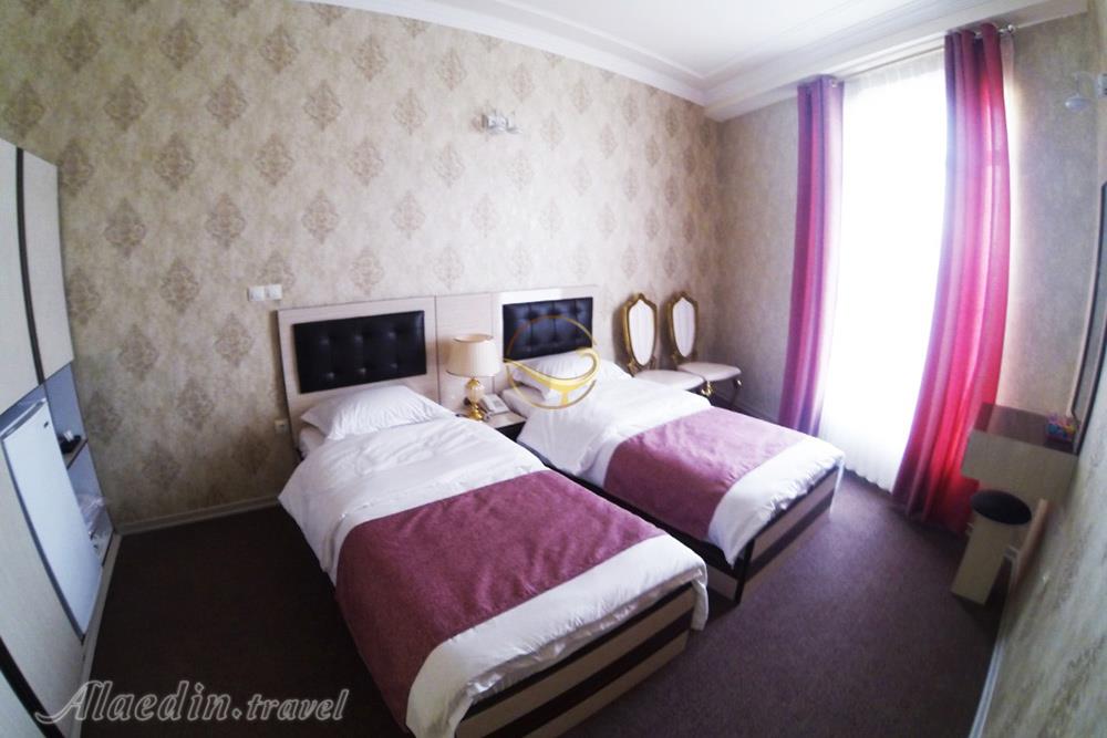 هتل سارای اردبیل | علاءالدین تراول