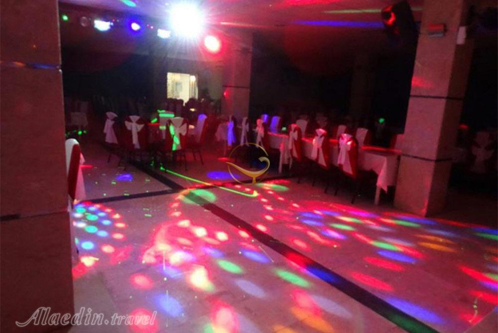 سالن جشن هتل 3ستاره علمدار بافق | علاءالدین تراول