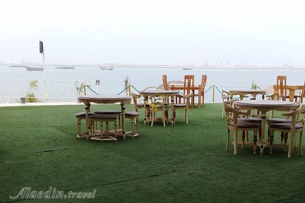 رستوران فضای باز هتل ساحلی 3 ستاره ونوس چابهار | علاءالدین تراول