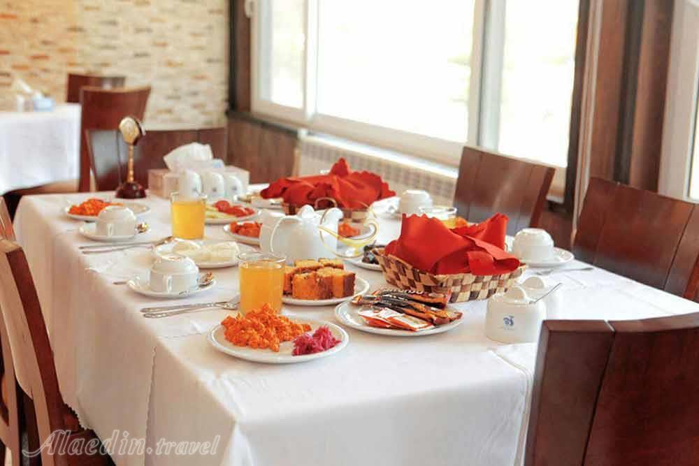 رستوران هتل جهانگردی چلندر چالوس | علاءالدین تراول