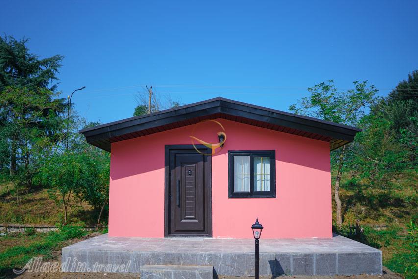 کلبه های هتل پارسيان آزادی خزر (هایت چالوس) | علاءالدین تراول