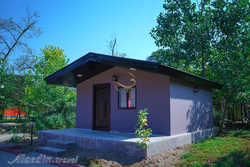 کلبه های هتل پارسيان آزادی خزر (هایت چالوس) | علاءالدین تراول