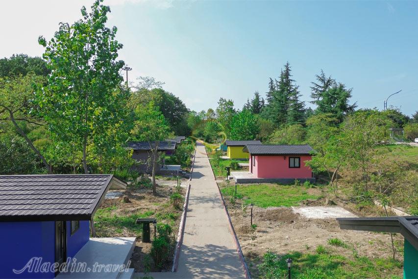 کلبه های هتل پارسيان آزادی خزر (هایت چالوس) | علاءالدین تراول