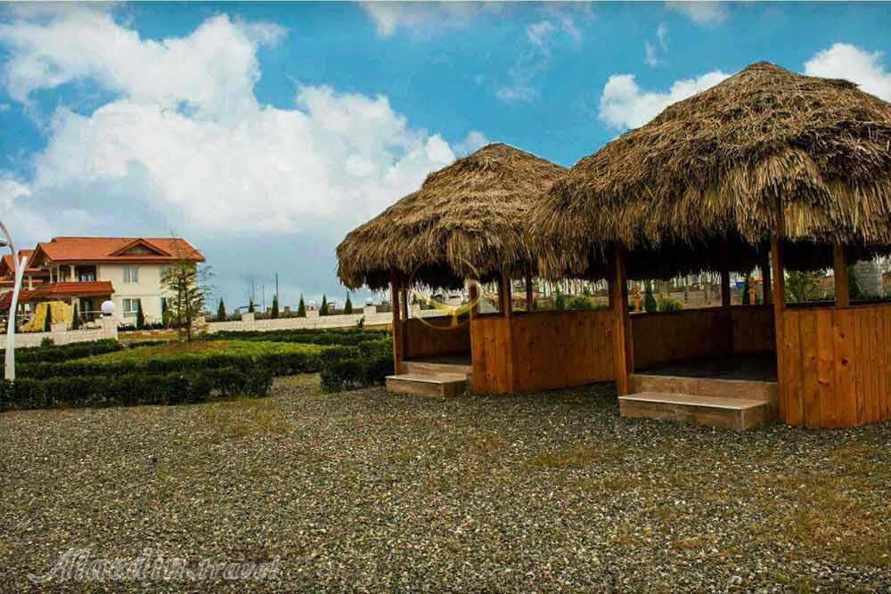 آلاچیق هتل رویایی‌راستی چمخاله | علاءالدین تراول