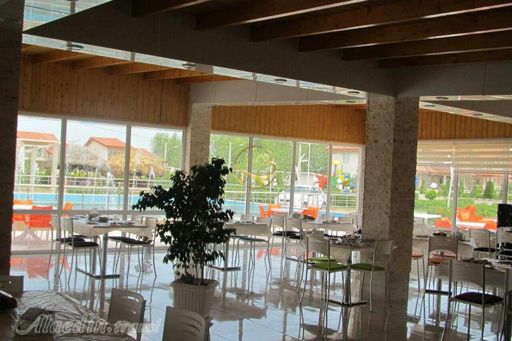 رستوران هتل ساحلی راستی لنگرود (چمخاله)  | علاءالدین تراول