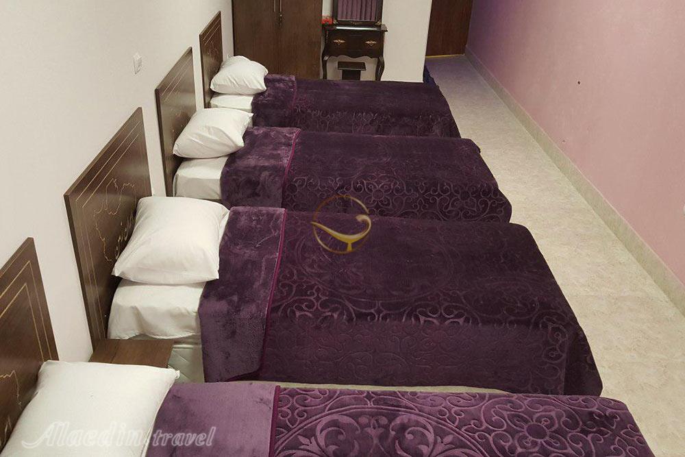 اتاق چهار تخته هتل 3 ستاره ایران زمین دورود | علاءالدین تراول