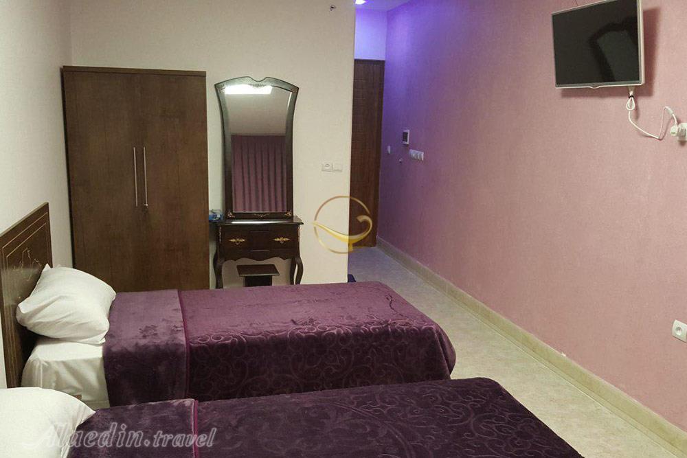 اتاق دو تخته تویین هتل 3 ستاره ایران زمین دورود | علاءالدین تراول