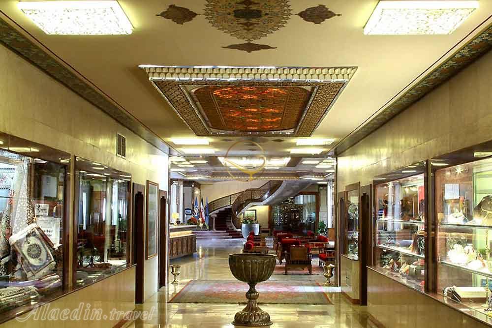 غرفه سنتی هتل 5 ستاره عباسی اصفهان | علاءالدین تراول