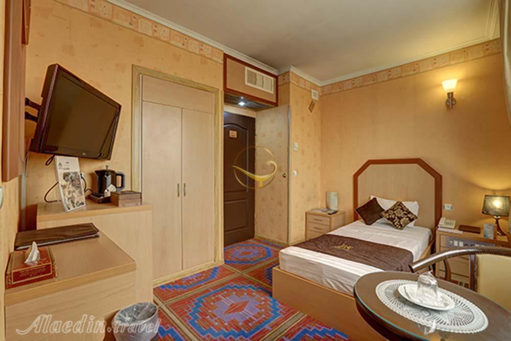 اتاق 1 نفره هتل 4 ستاره آسمان اصفهان | علاءالدین تراول