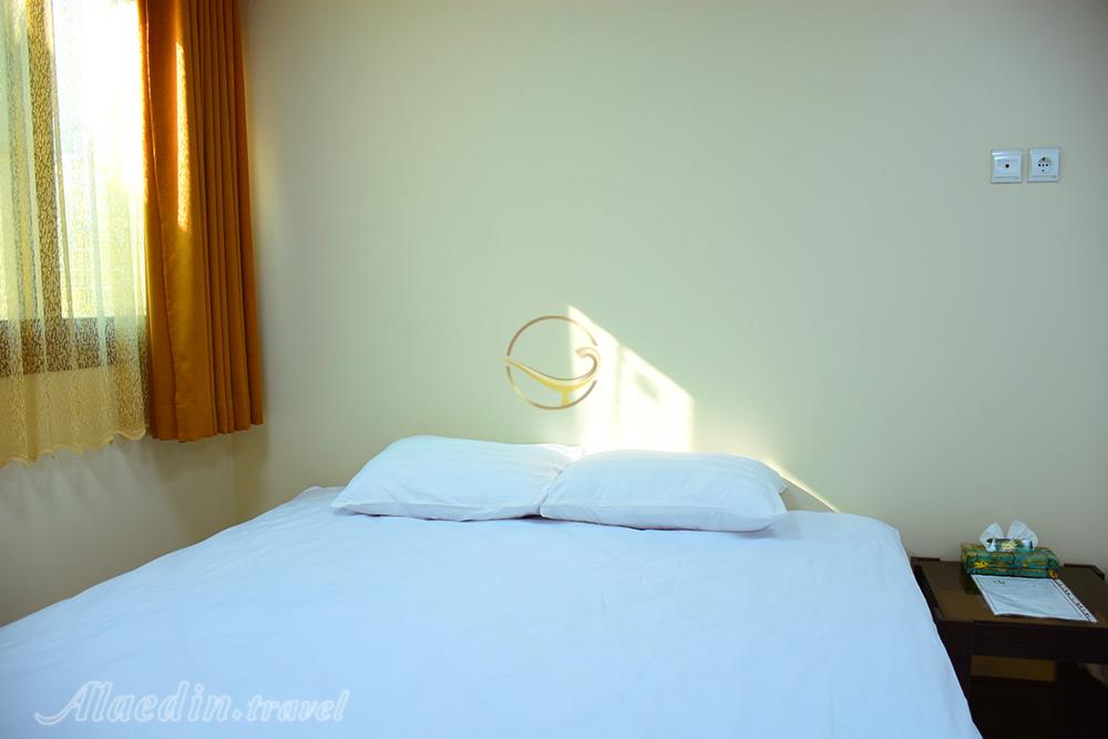 مهمانپذیر بید اصفهان | علاءالدین تراول