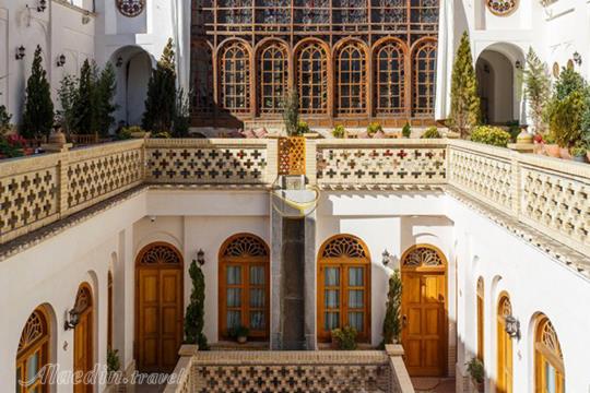 بوتیک هتل خانه تاریخی قصر منشی اصفهان