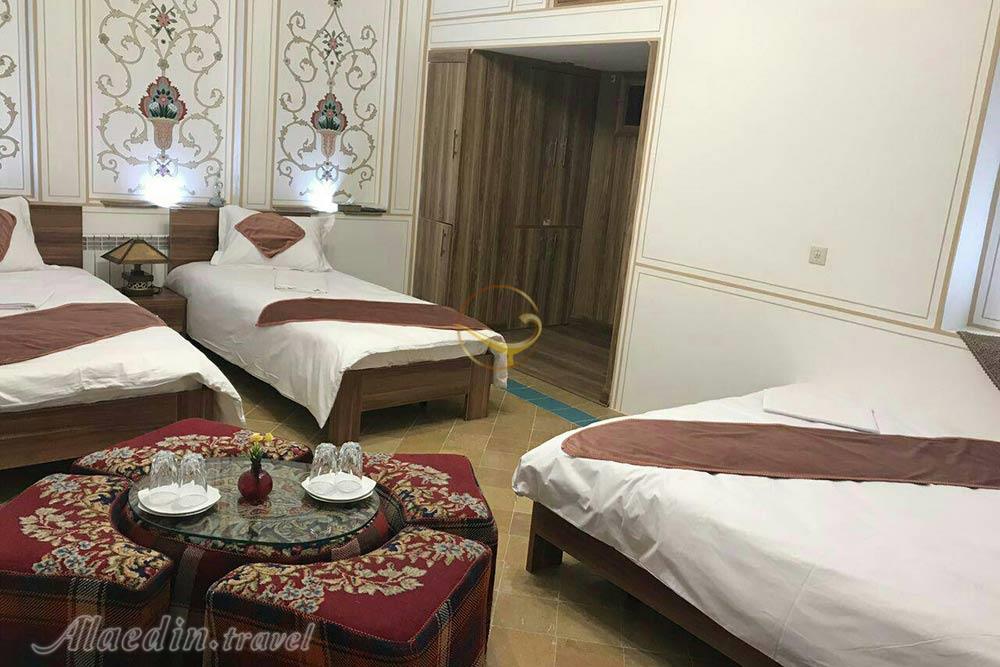 اتاق چهار تخته خانه سنتی ایروانی اصفهان | علاءالدین تراول