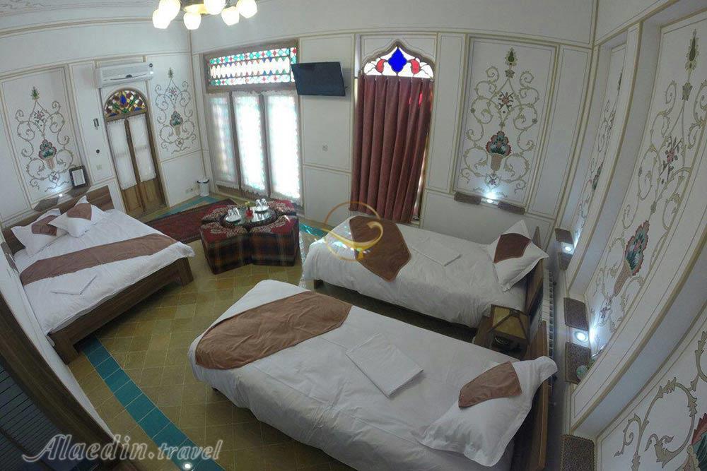 اتاق چهار تخته خانه سنتی ایروانی اصفهان | علاءالدین تراول