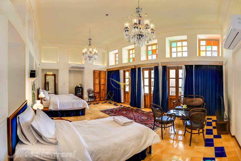 اتاق سه تخته هتل 4 ستاره کریاس اصفهان | علاءالدین تراول