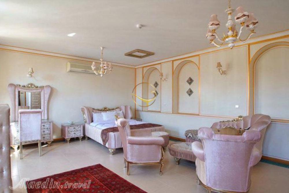 اقامتگاه سنتی خانه کشیش اصفهان | علاءالدین تراول