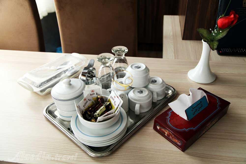 سرویس چای هتل نگین جی اصفهان | علاءالدین تراول
