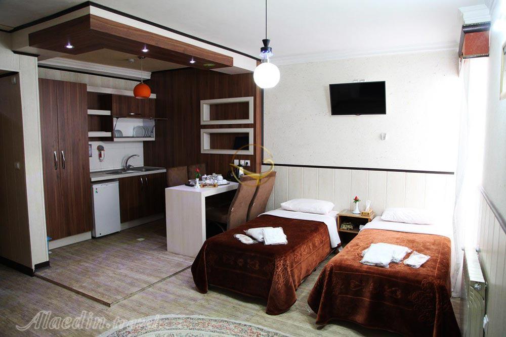 سوئیت دو تخته تویین هتل نگین جی اصفهان | علاءالدین تراول