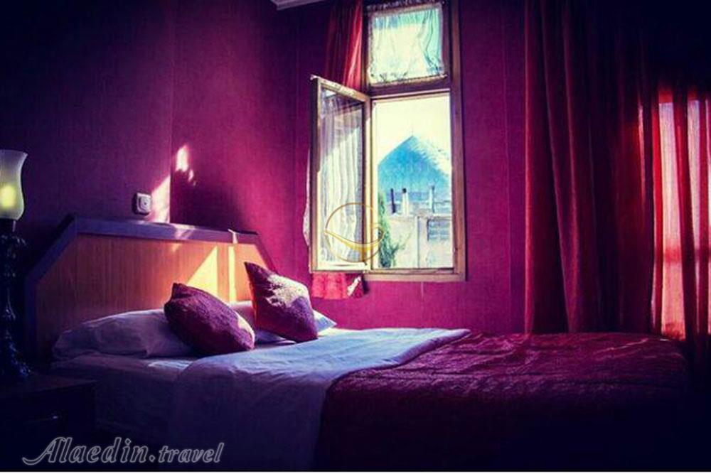 اتاق دوتخته دبل هتل 3 ستاره پارتیکان اصفهان | علاءالدین تراول