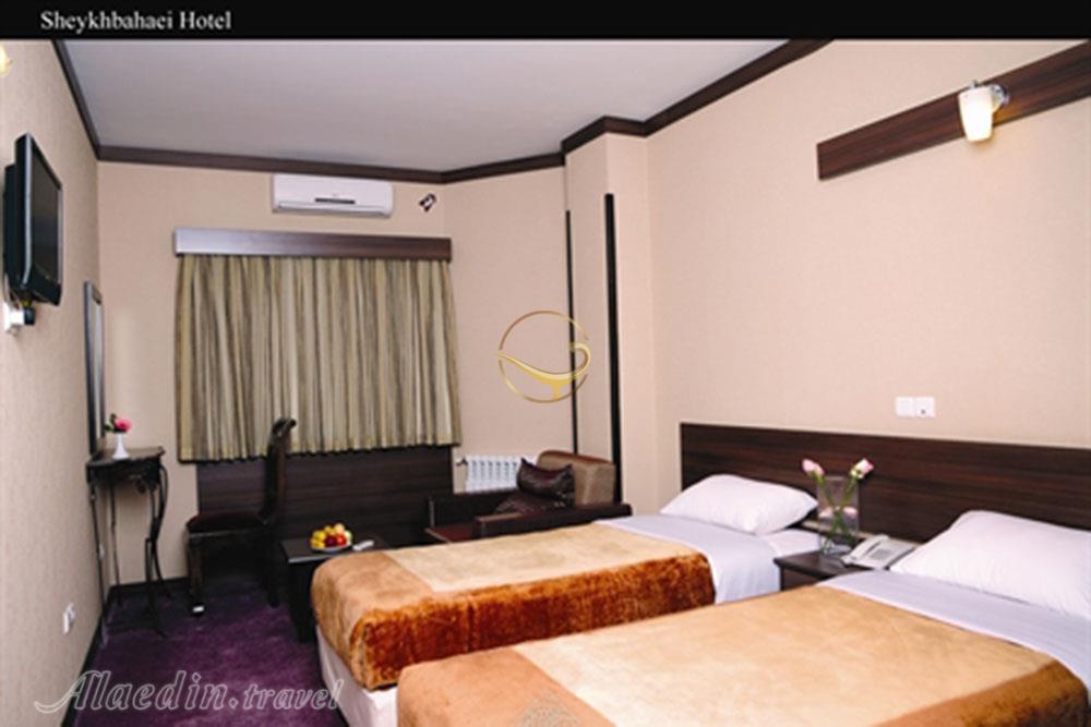 اتاق دوتخته تویین هتل 3 ستاره شیخ بهایی اصفهان | علاءالدین تراول