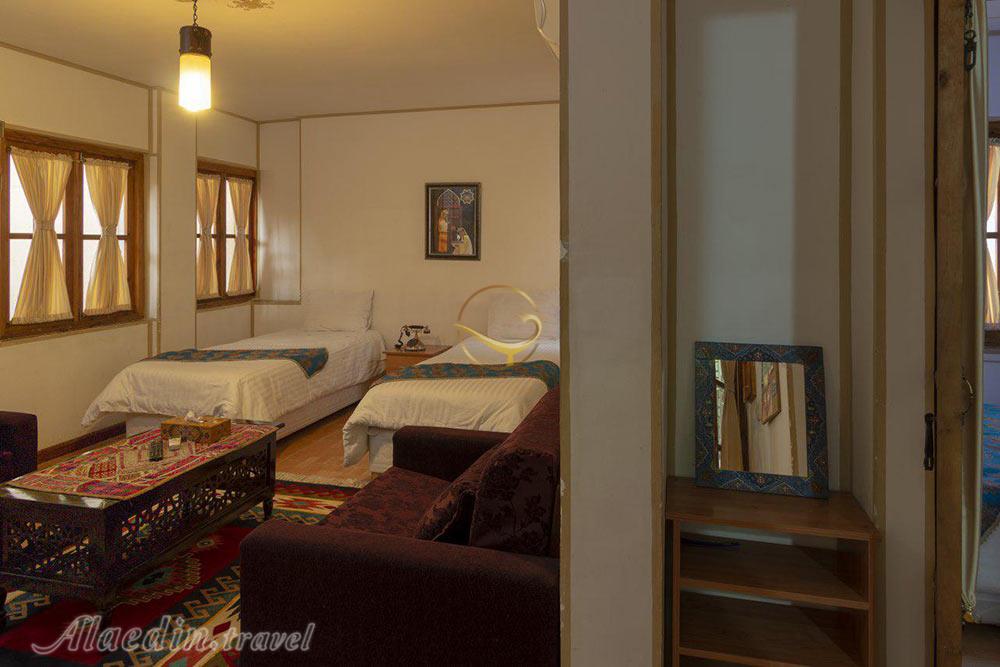 سوئیت ویژه هتل سنتی طلوع خورشید اصفهان | علاءالدین تراول