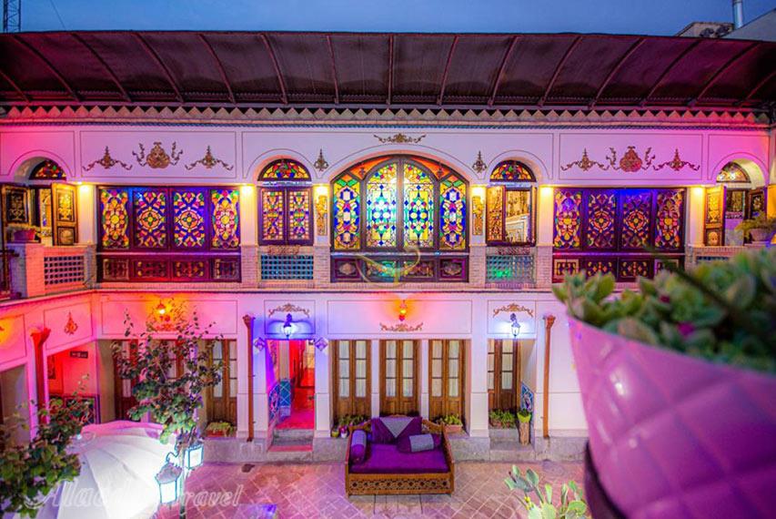 هتل طلوع خورشید اصفهان | علاالدین تراول