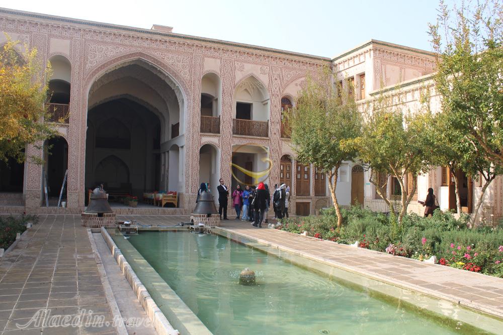 هتل عامری‌ها کاشان | علاءالدین تراول