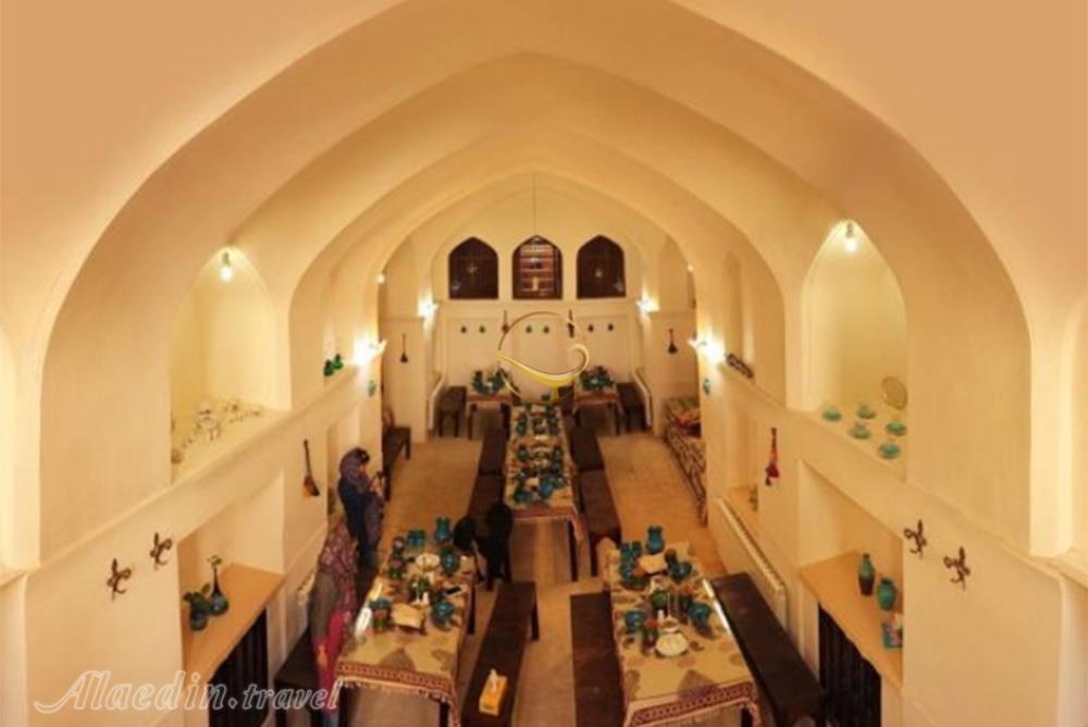 رستوران اقامتگاه بوم گردی خانه صفا آران و بیدگل | علاءالدین تراول