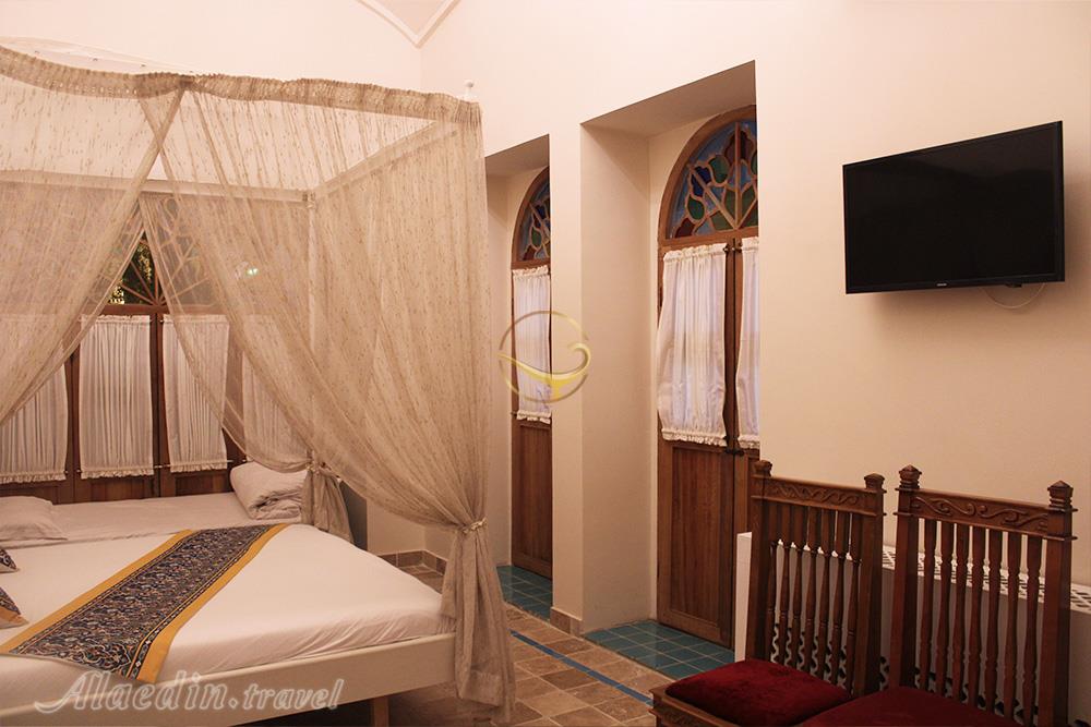 هتل آریانا کاشان | علاءالدین تراول