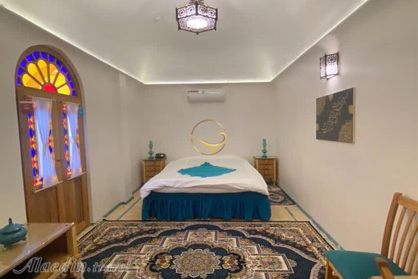 اقامتگاه سنتی سرای باباافضل کاشان | علاالدین تراول