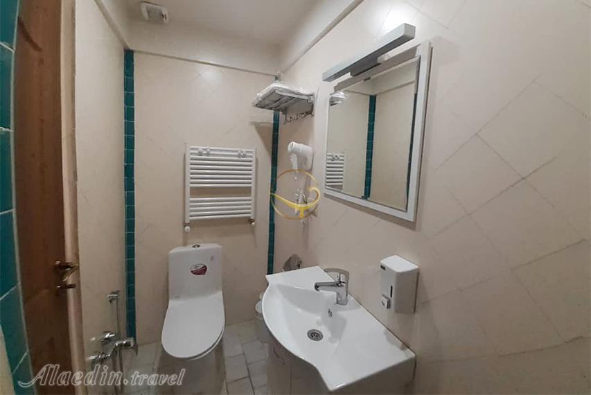 اقامتگاه سنتی سرای باباافضل کاشان | علاالدین تراول