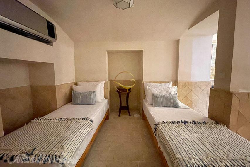 هتل درب باغ کاشان | علاءالدین تراول