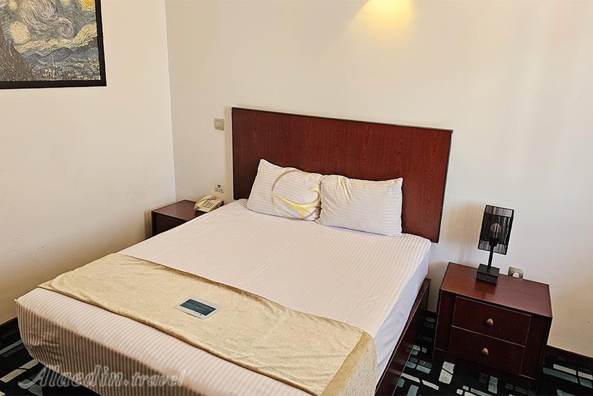 هتل نگارستان کاشان | علاالدین تراول