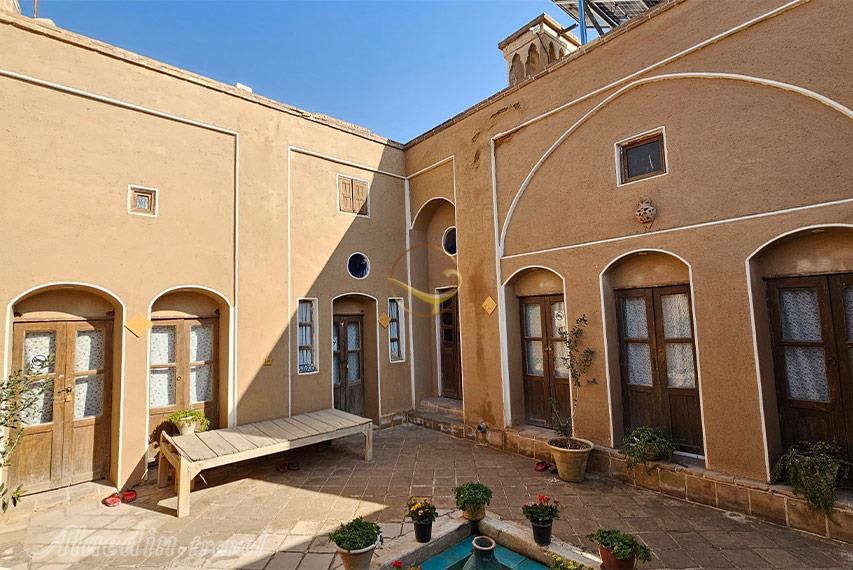 اقامتگاه بوم گردی خانه نقلی کاشان | علاالدین تراول