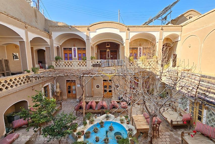 اقامتگاه بوم گردی خانه نقلی کاشان | علاالدین تراول