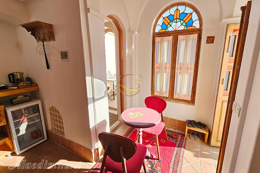 ایوان اتاق دبل بوتیک هتل سنگ پلوی کاشان | علاالدین تراول