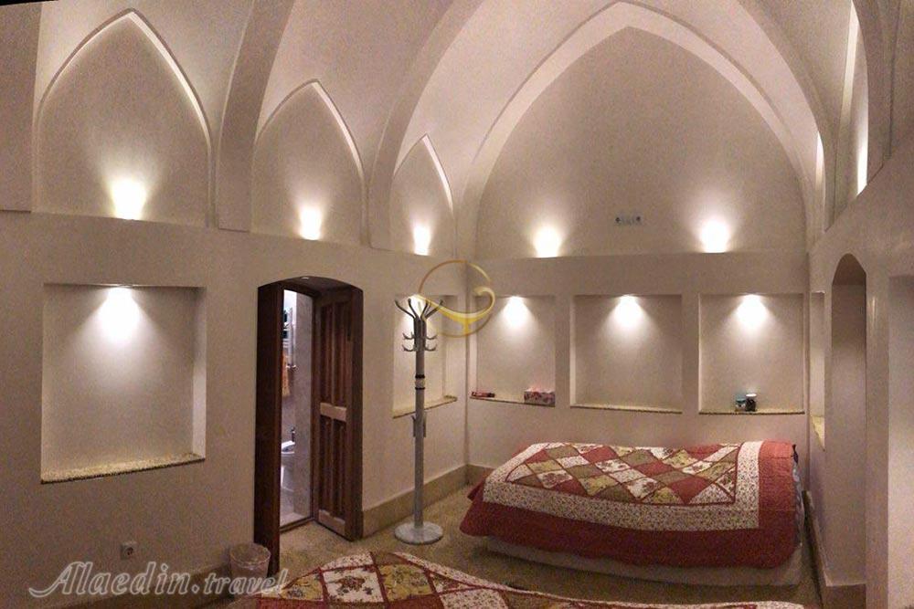 اتاق های اقامتگاه سنتی سرای امیر کاشان | علاءالدین تراول