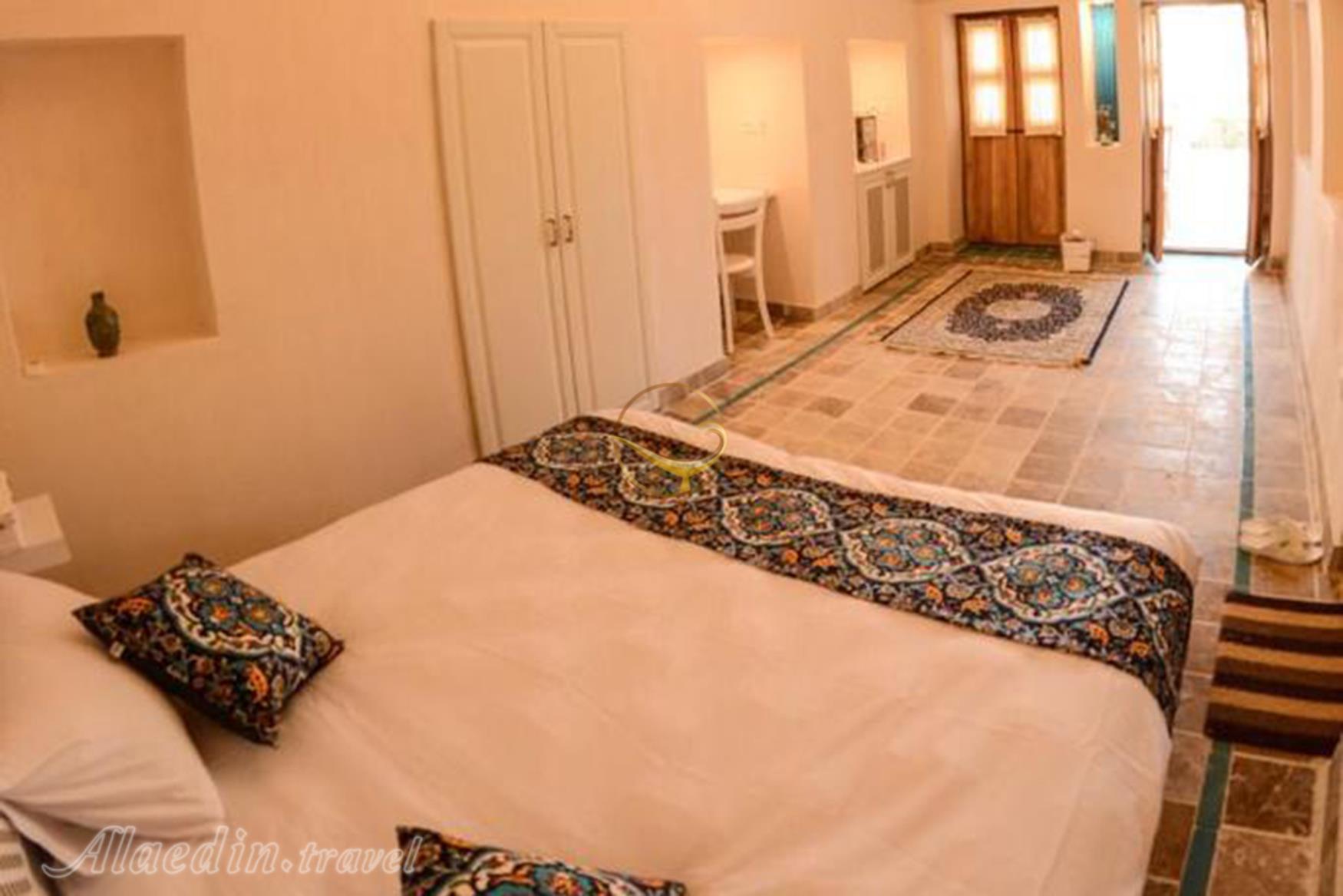 اقامتگاه تاریخی یاسمین راهب کاشان | علاءالدین تراول