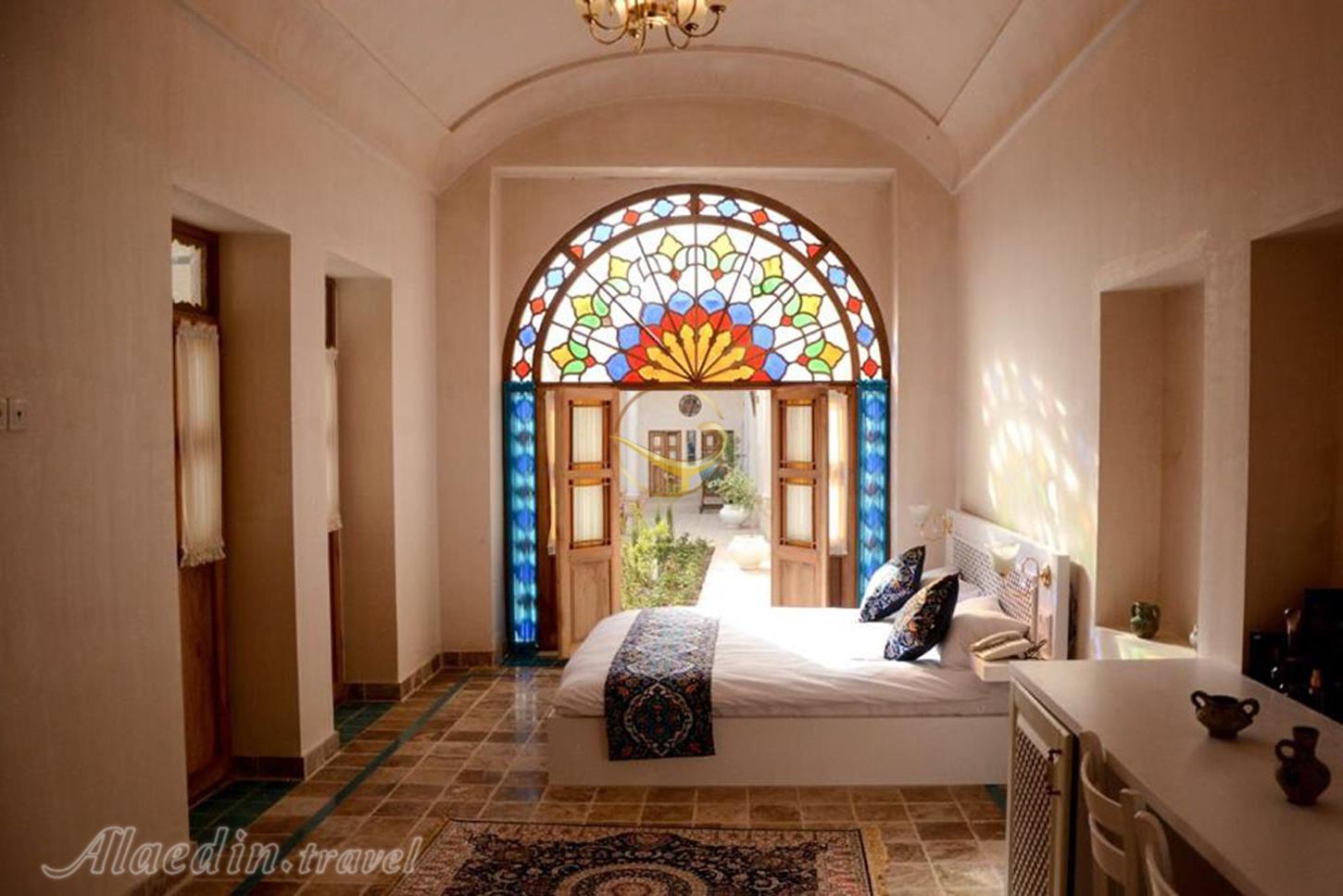 اقامتگاه تاریخی یاسمین راهب کاشان | علاءالدین تراول