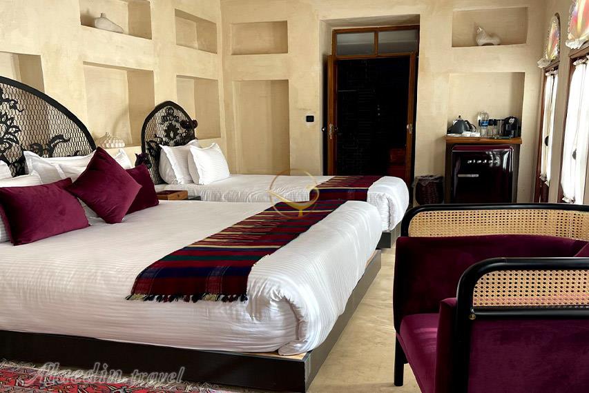 اتاق نیلی بوتیک هتل صارم الدوله ونوشک | علاالدین تراول