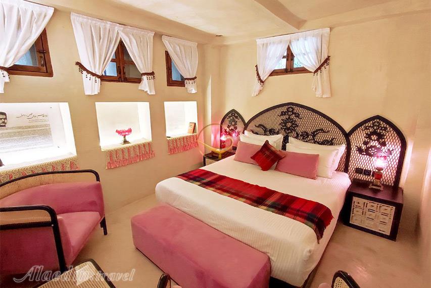 اتاق صورتی بوتیک هتل صارم الدوله ونوشک | علاالدین تراول