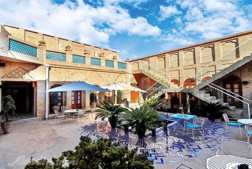 محوطه بوتیک هتل صارم الدوله ونوشک | علاالدین تراول