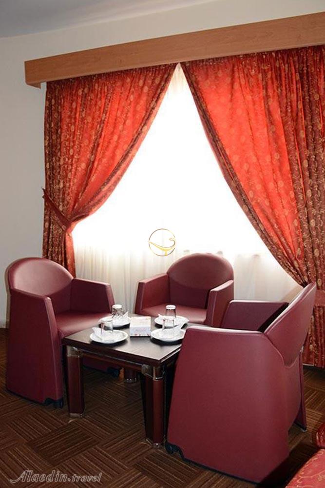 رستوران هتل 4 ستاره گراند کیش | علاءالدین تراول