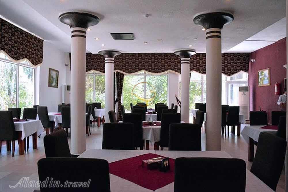 رستوران هتل سه ستاره لوتوس کیش | علاءالدین تراول