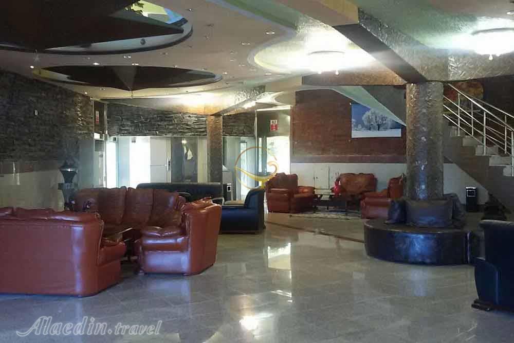 لابی هتل ستاره طلایی کیش | علاءالدین تراول