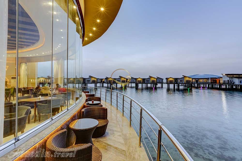 کافی شاپ رو به دریا هتل پنج ستاره ترنج کیش | علاءالدین تراول