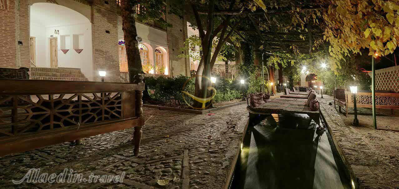 هتل باغ سنتی متولی باشی کرمان | علاءالدین تراول