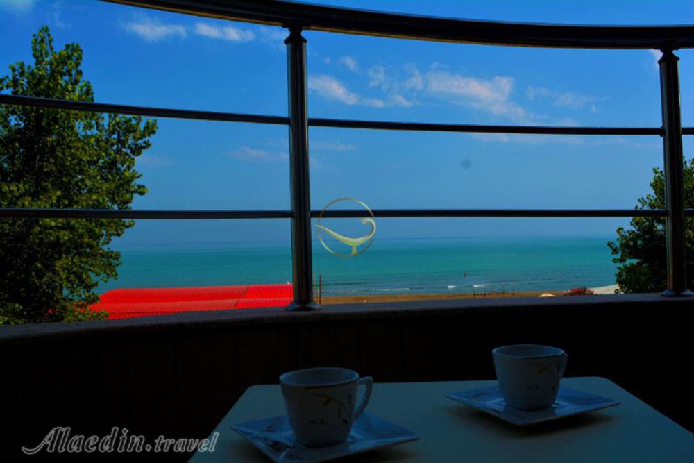 رستوران هتل آپارتمان سه ستاره ماهان محمودآباد | علاءالدین تراول