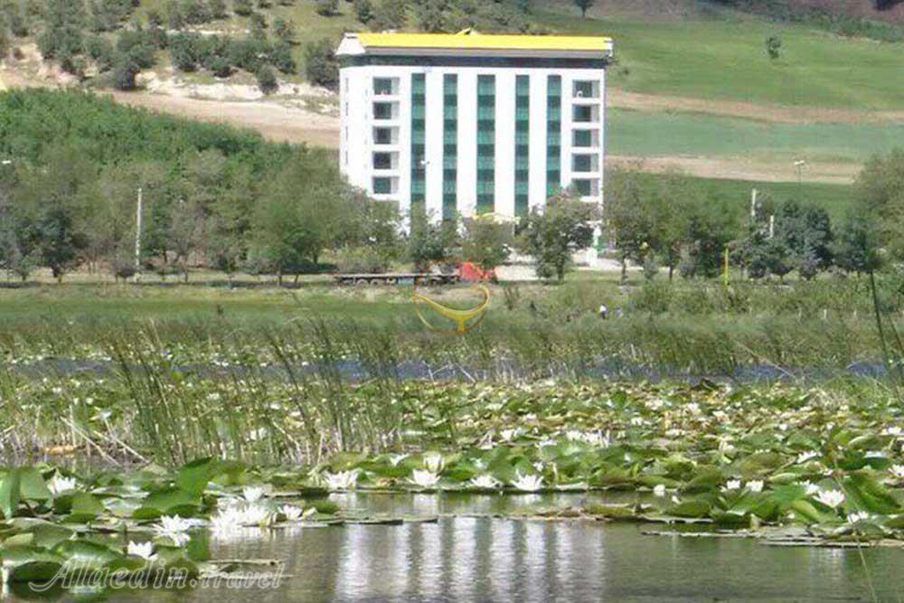 نمای هتل سه ستاره زریوار مریوان | علاءالدین تراول